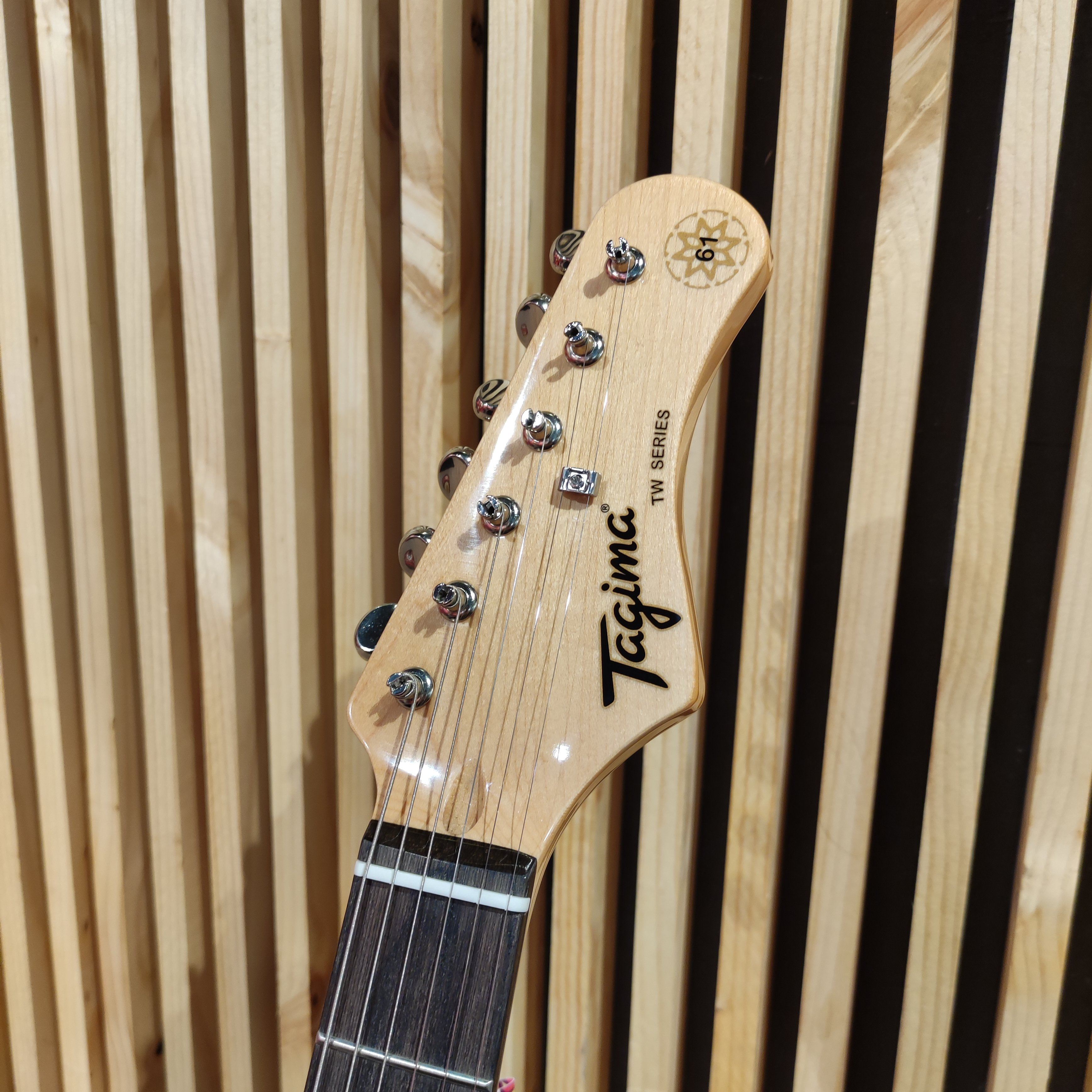 Tagima TW-61 Fiesta Red Guitarra Electrica Guitarras Eléctricas Tagima
